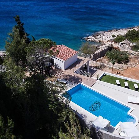 Villa Mendes Zastražišće Exteriör bild