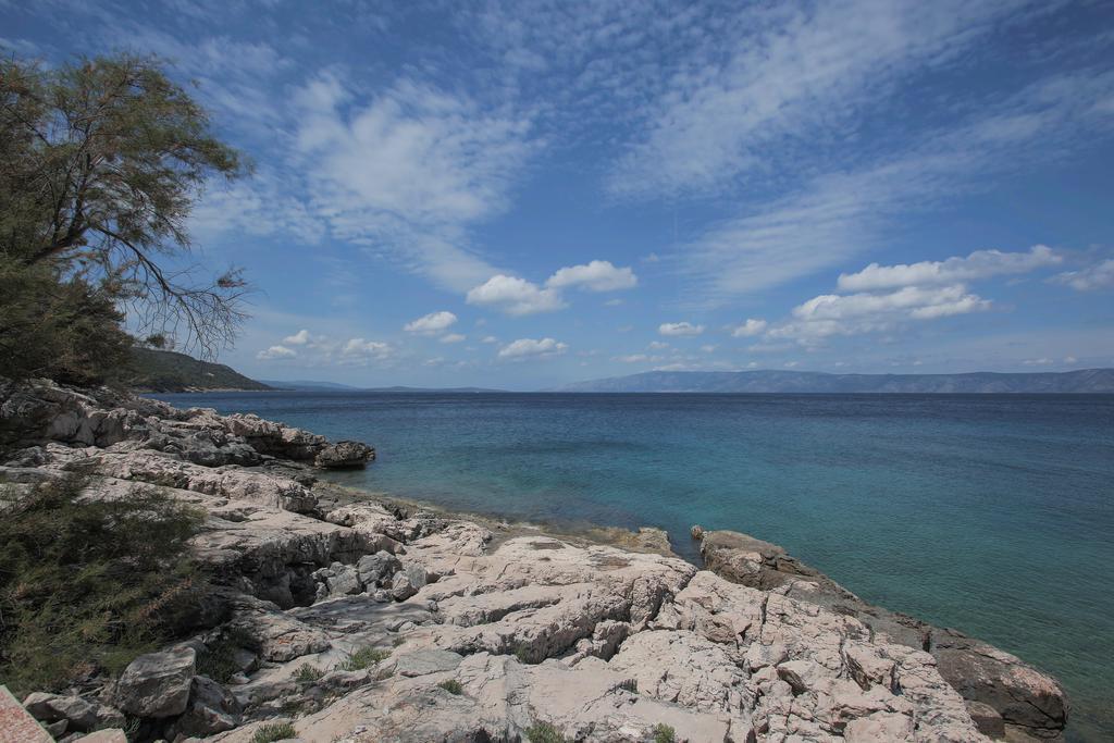 Villa Mendes Zastražišće Exteriör bild
