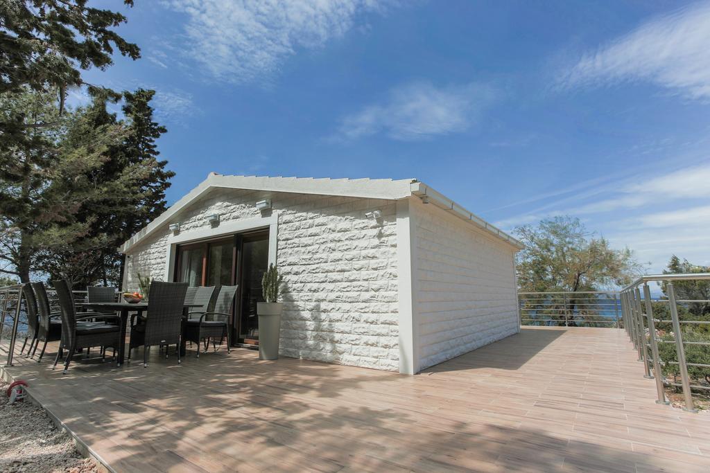 Villa Mendes Zastražišće Exteriör bild