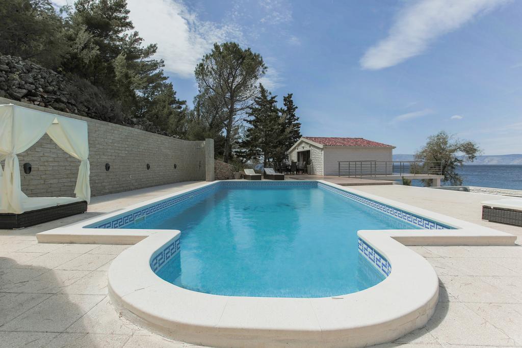 Villa Mendes Zastražišće Exteriör bild