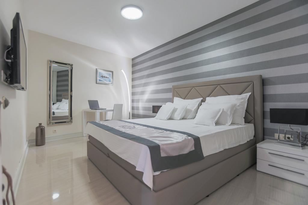 Villa Mendes Zastražišće Exteriör bild