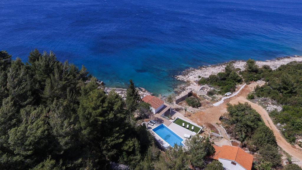 Villa Mendes Zastražišće Exteriör bild